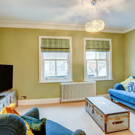 Henderson House Apartman *